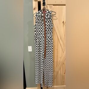 Xtaren Black & White Geometric Sleeveless Jumpsuit